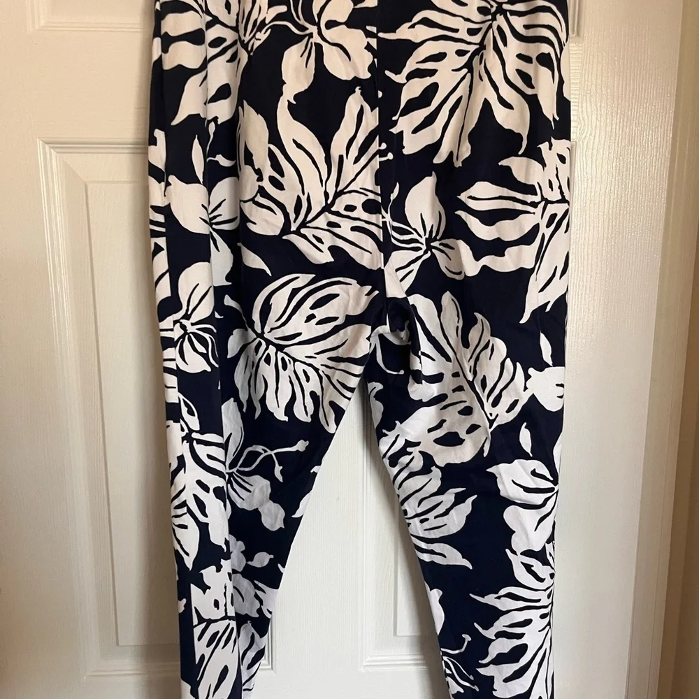 Ralph Lauren Navy and White Floral Cropped Pants